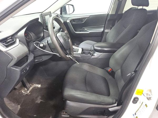 2020 TOYOTA RAV4 LE — DENT