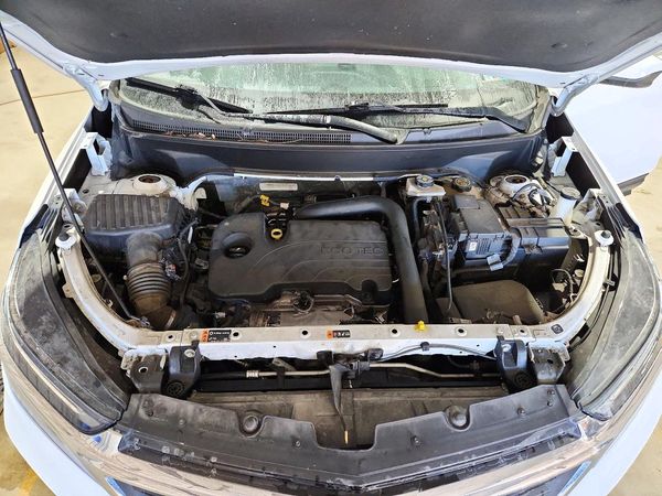 2023 CHEVROLET EQUINOX LT (2FL) — Engine bay