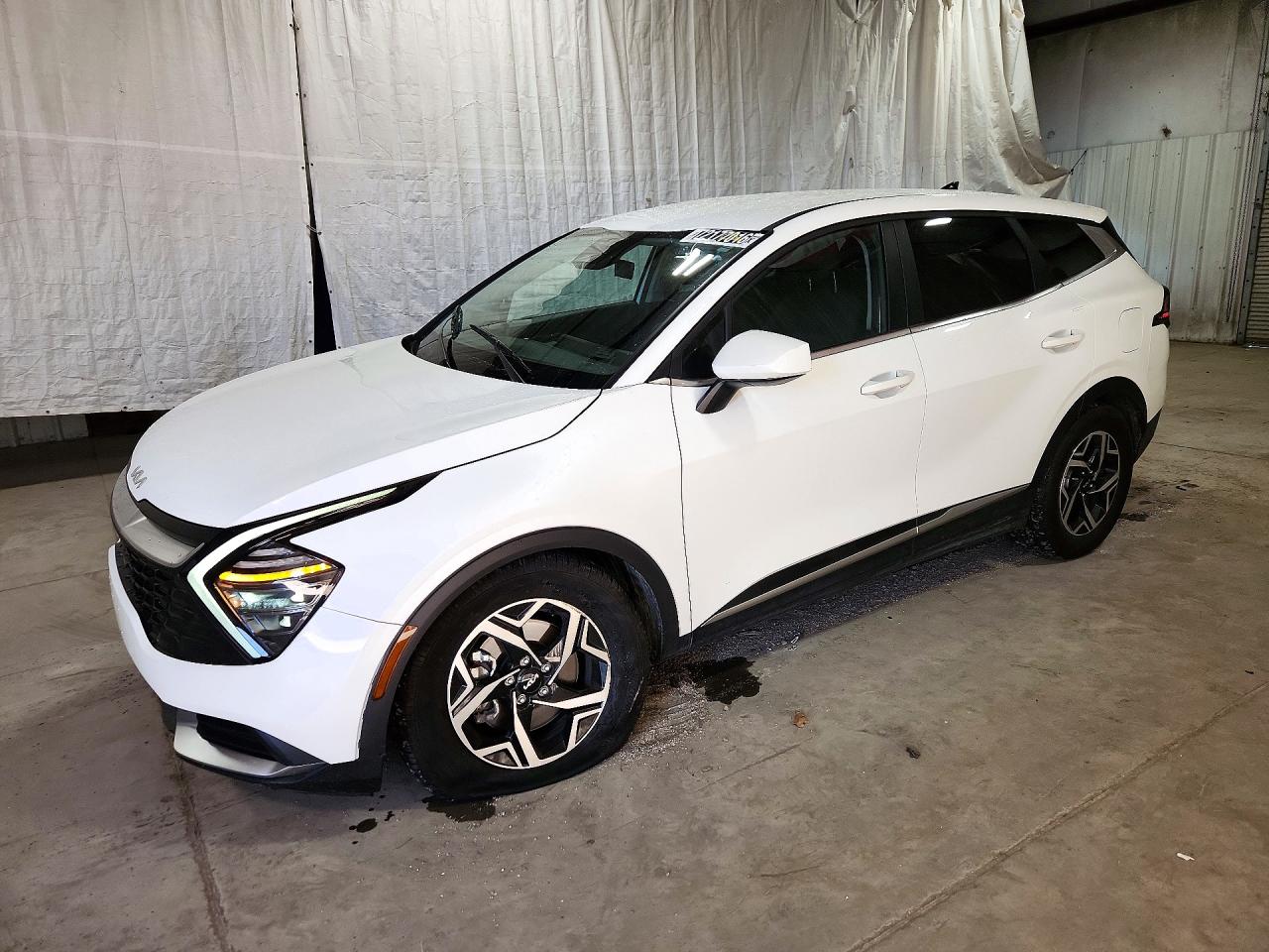 2025 KIA SPORTAGE LX — Front 3/4