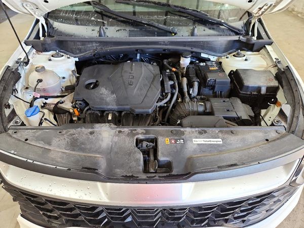 2025 KIA SPORTAGE LX — Engine bay