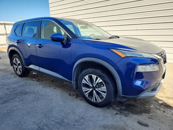 2022 NISSAN ROGUE SV — Passenger 3/4