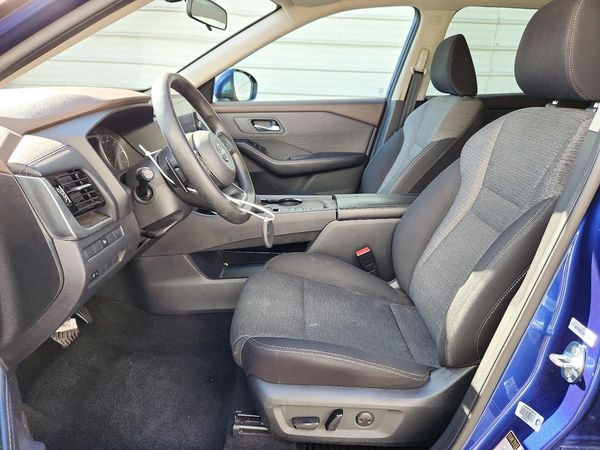 2022 NISSAN ROGUE SV — DENT