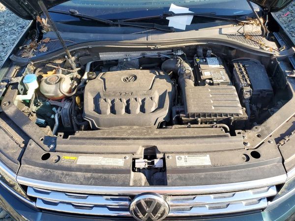 2018 VOLKSWAGEN TIGUAN 4Motion SEL Premium — Engine bay