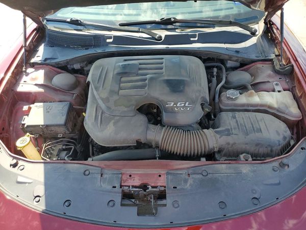2019 DODGE CHARGER SXT — Engine bay