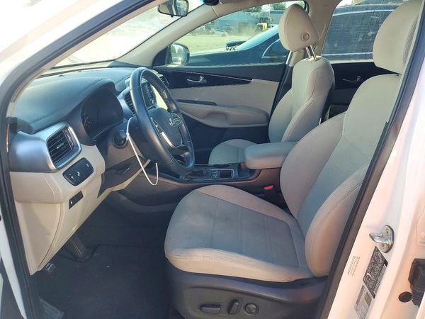 2020 KIA SORENTO L, LX, S — DENT