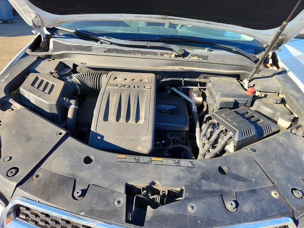 2015 CHEVROLET EQUINOX LS — Engine bay