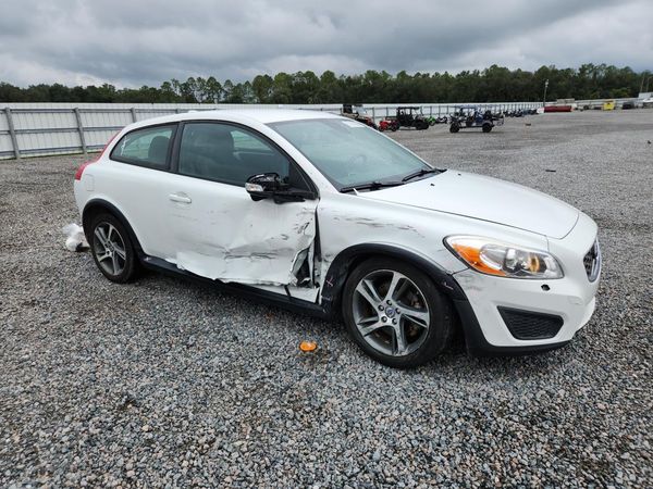 2013 VOLVO C30 — Passenger 3/4
