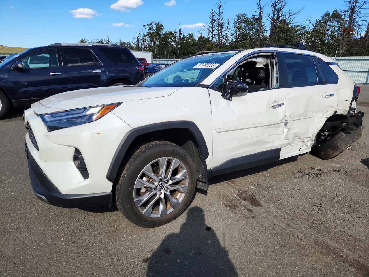 2022 TOYOTA RAV4 Limited — Front 3/4