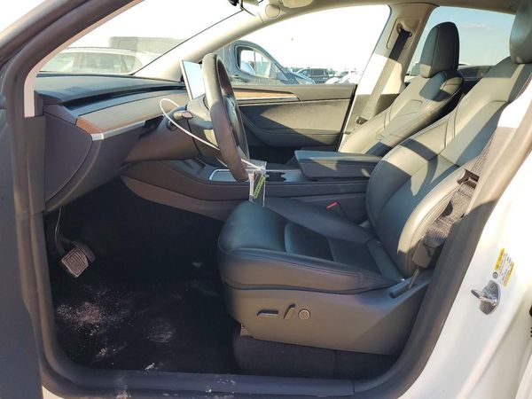 2025 TESLA MODEL Y — DENT