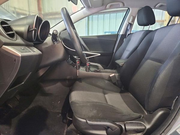 2012 MAZDA 3 Sport/GX — DENT