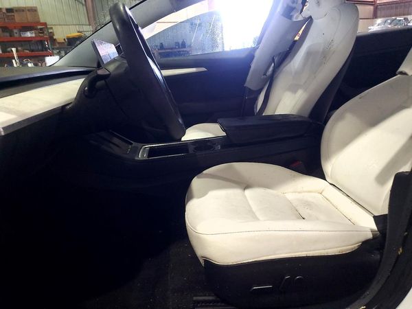 2023 TESLA MODEL 3 — DENT
