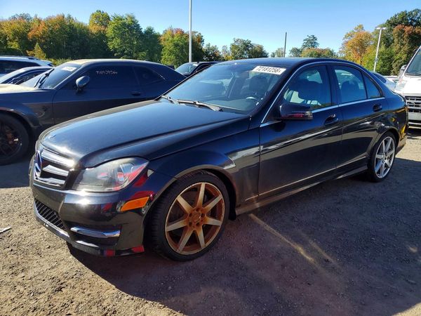 2014 MERCEDES-BENZ C-CLASS C300 4 MATIC — Front 3/4