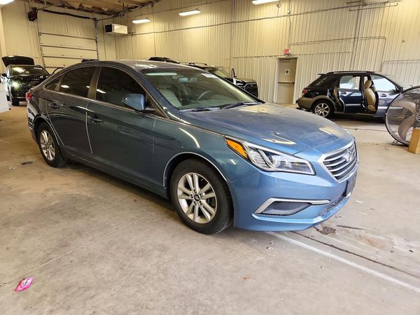 2017 HYUNDAI SONATA SE, Eco — Passenger 3/4