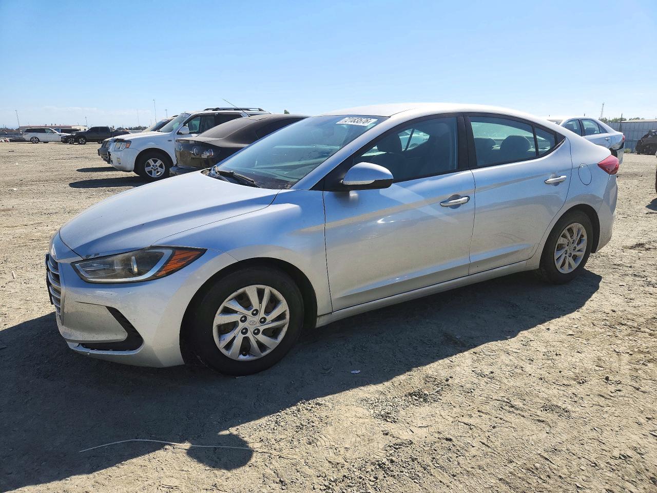 2017 HYUNDAI ELANTRA SE Base — Front 3/4