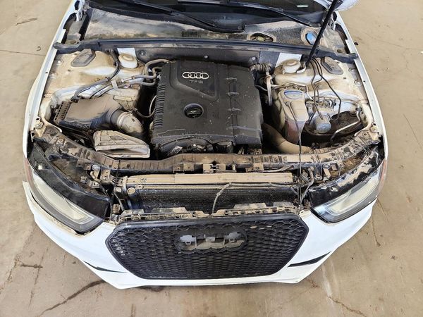 2015 AUDI A4 — Engine bay