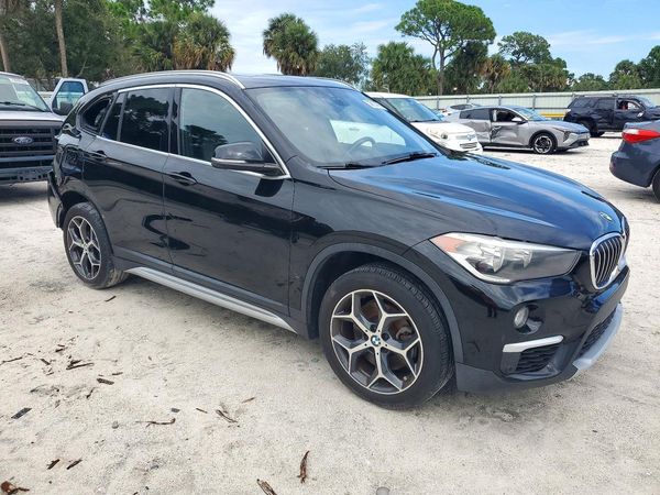 2019 BMW X1 sDrive28i — Passenger 3/4