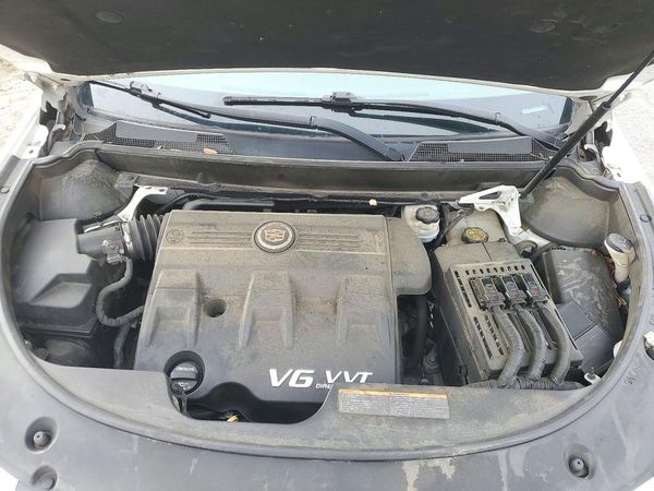 2014 CADILLAC SRX Performance — Engine bay