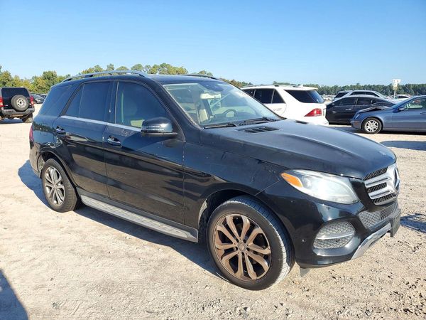 2016 MERCEDES-BENZ GLE-CLASS GLE350 — Passenger 3/4
