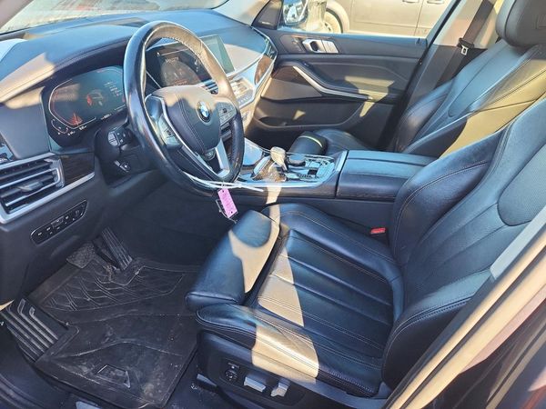 2020 BMW X7 xDrive40i — DENT