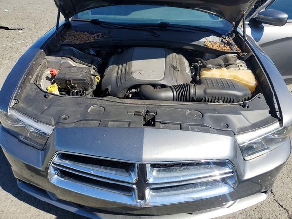 2012 DODGE CHARGER R/T — Engine bay