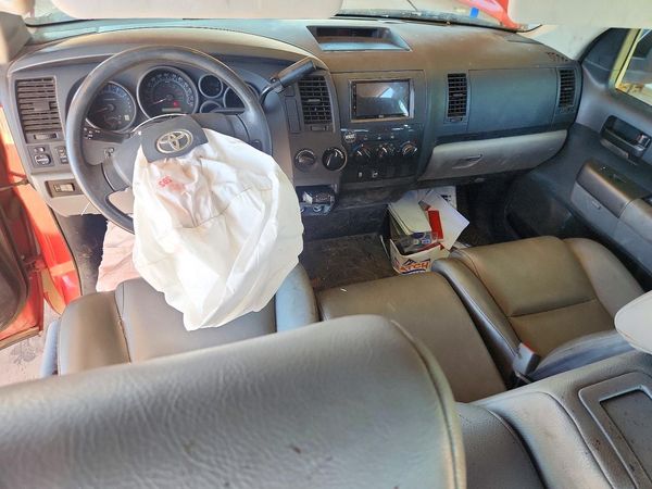 2013 TOYOTA TUNDRA SR5 — CKPT