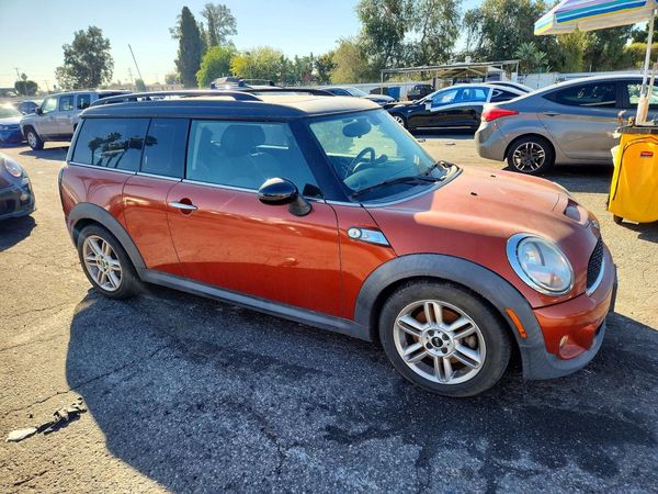 2013 MINI COOPER — Passenger 3/4