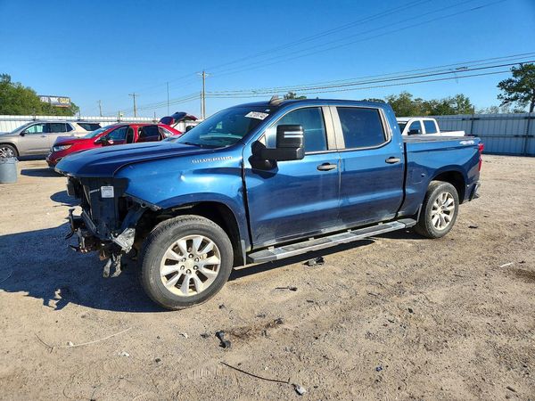 2019 CHEVROLET SILVERADO Custom — Front 3/4