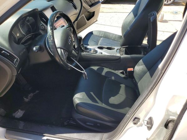 2015 INFINITI Q50 — DENT