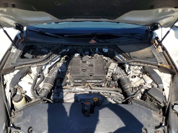 2015 INFINITI Q50 — Engine bay