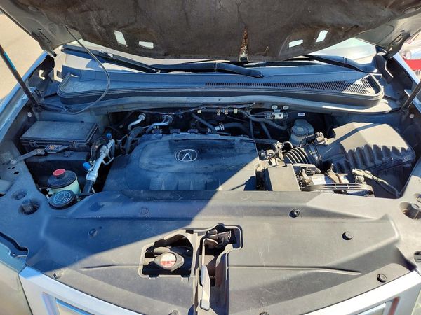 2013 ACURA MDX Tech — Engine bay