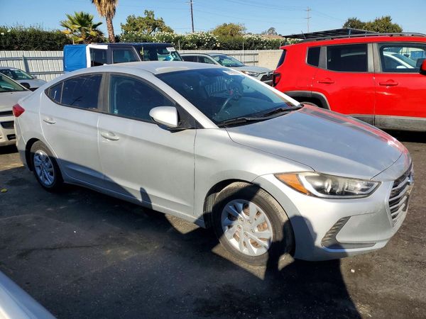 2017 HYUNDAI ELANTRA SE Base — Passenger 3/4