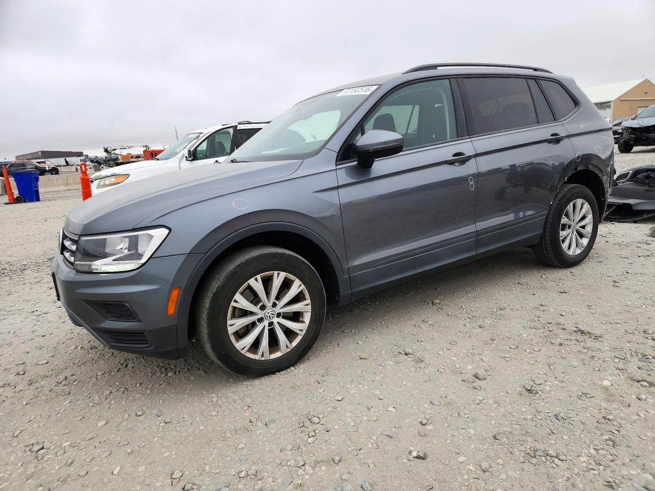 2020 VOLKSWAGEN TIGUAN 4Motion S — Front 3/4