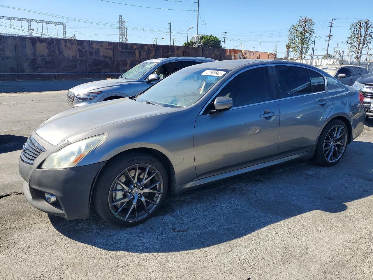2013 INFINITI G37 — Front 3/4