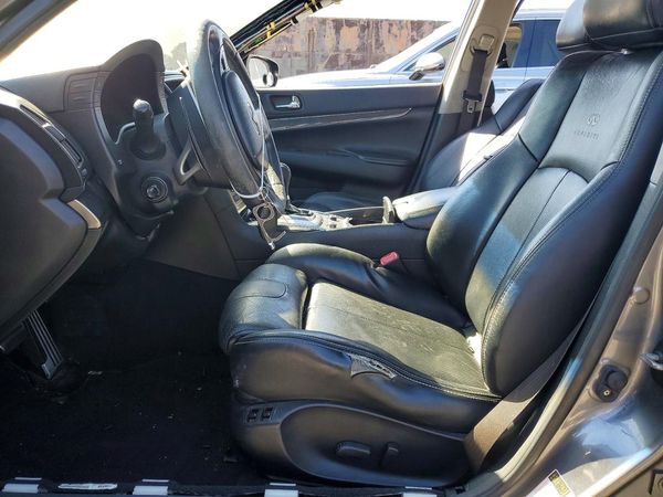 2013 INFINITI G37 — DENT