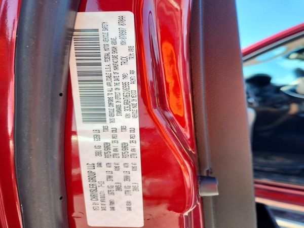 2014 RAM 1500 ST — VINS