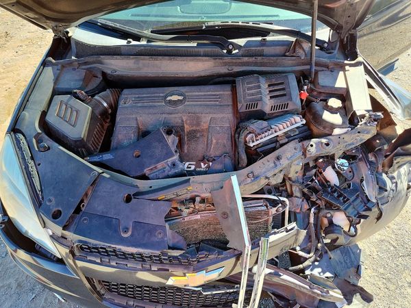 2013 CHEVROLET EQUINOX LTZ — Engine bay