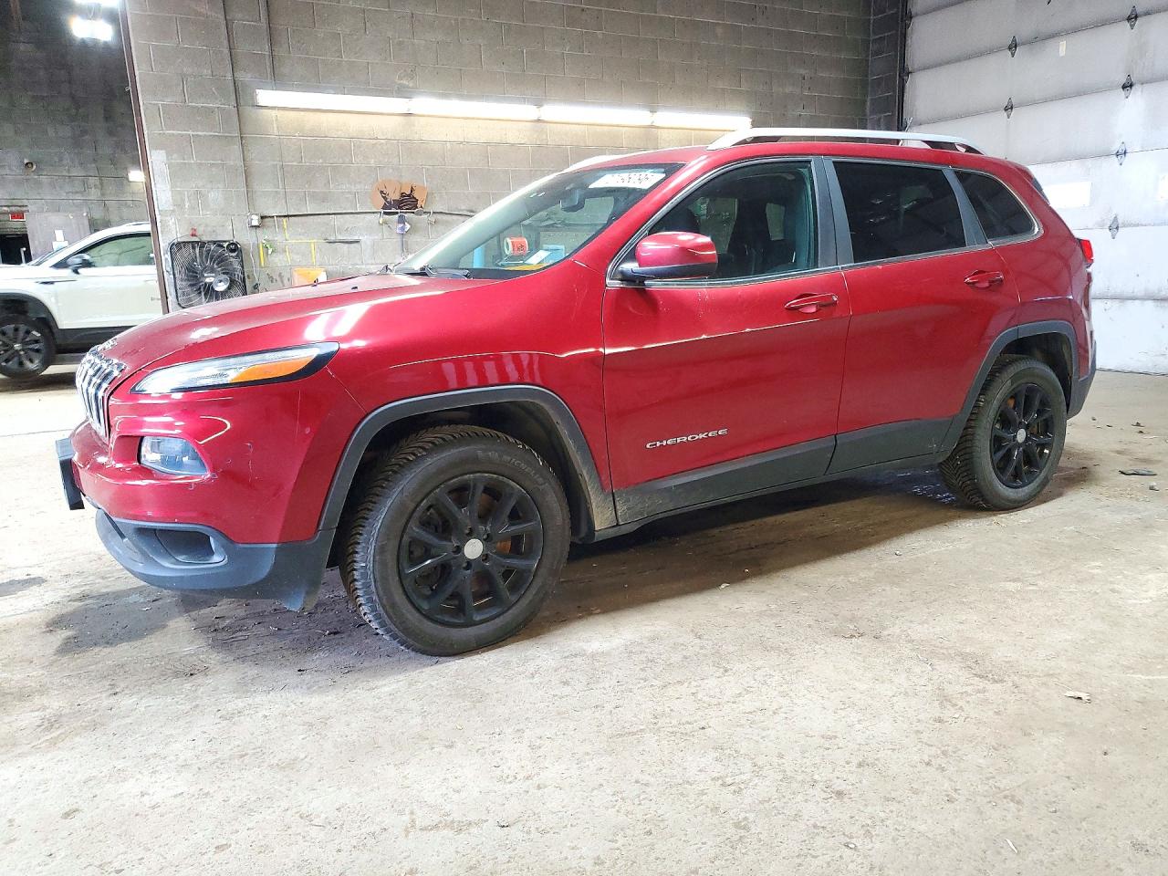 2014 JEEP CHEROKEE Latitude — Front 3/4