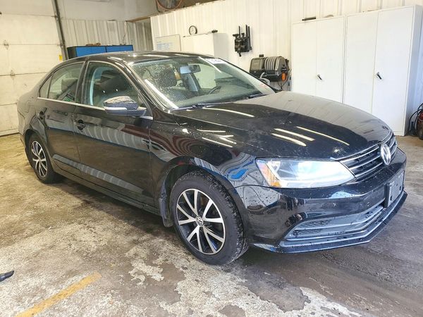 2017 VOLKSWAGEN JETTA SE — Passenger 3/4