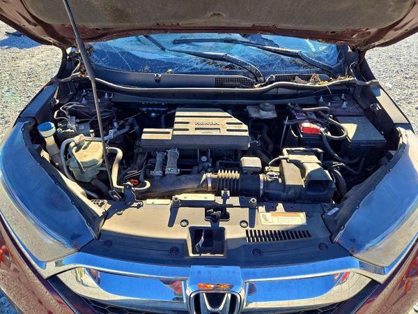 2017 HONDA CRV EX — Engine bay