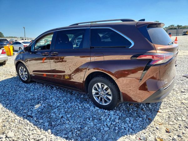 2021 TOYOTA SIENNA LE Plus Package — DSRA
