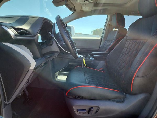 2021 TOYOTA SIENNA LE Plus Package — DENT