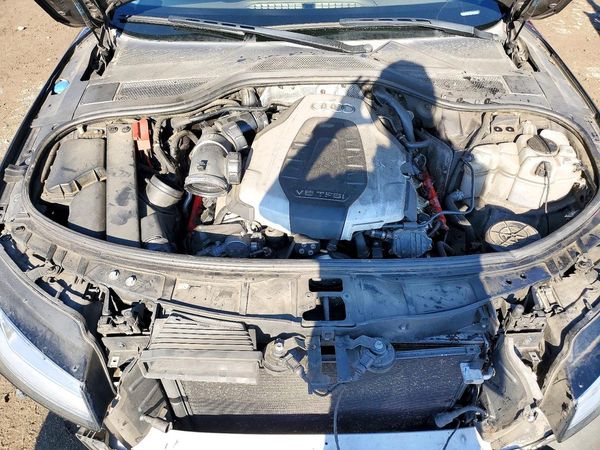 2015 AUDI A8 L — Engine bay