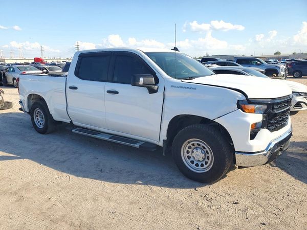 2024 CHEVROLET SILVERADO — Passenger 3/4