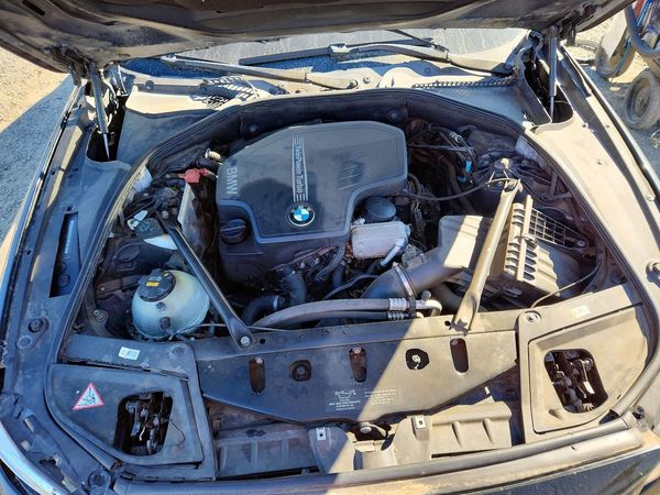 2015 BMW 528 — Engine bay