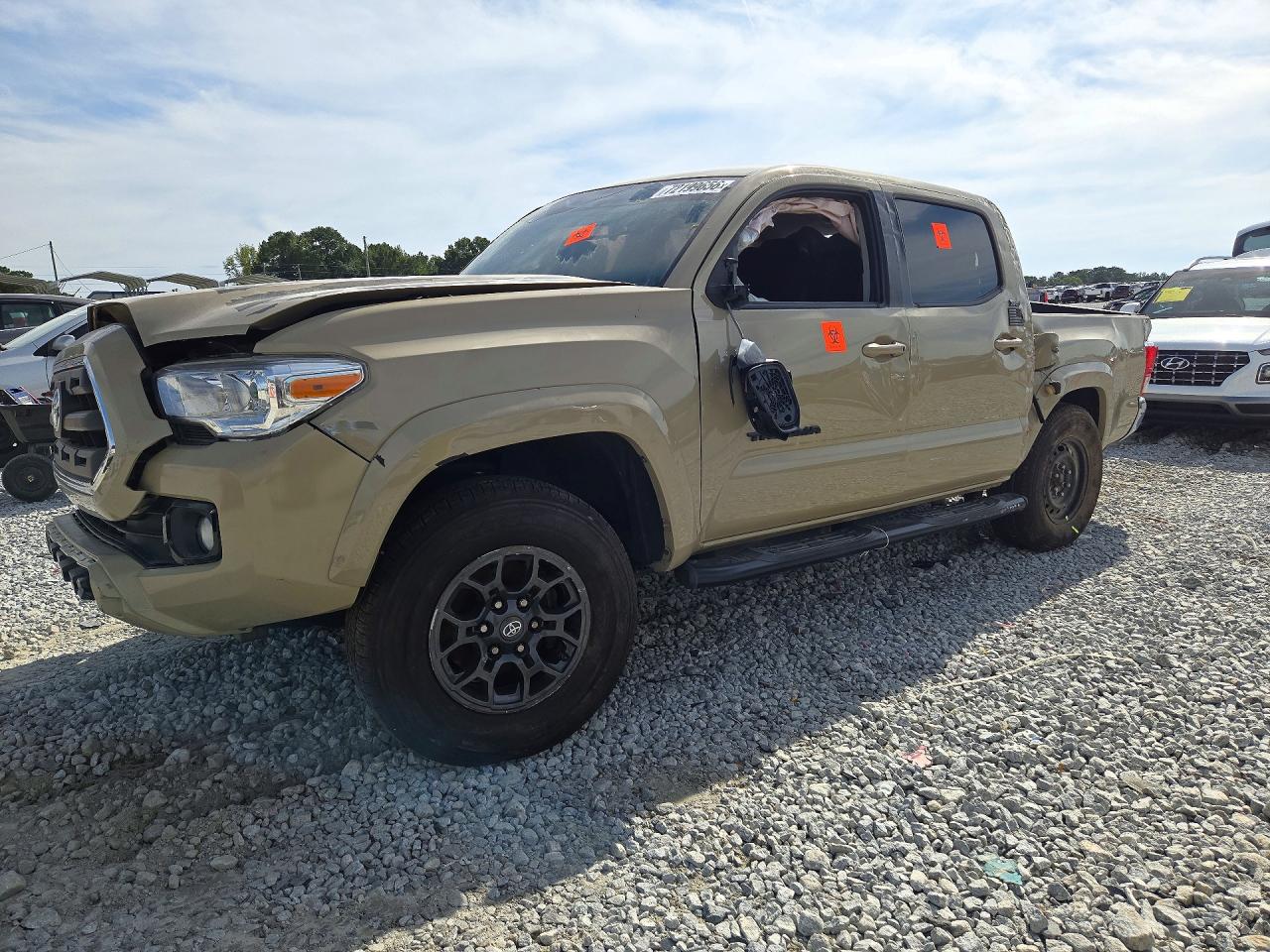 2017 TOYOTA TACOMA — Front 3/4