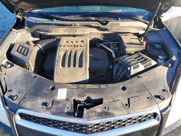 2013 CHEVROLET EQUINOX 1LT — Engine bay