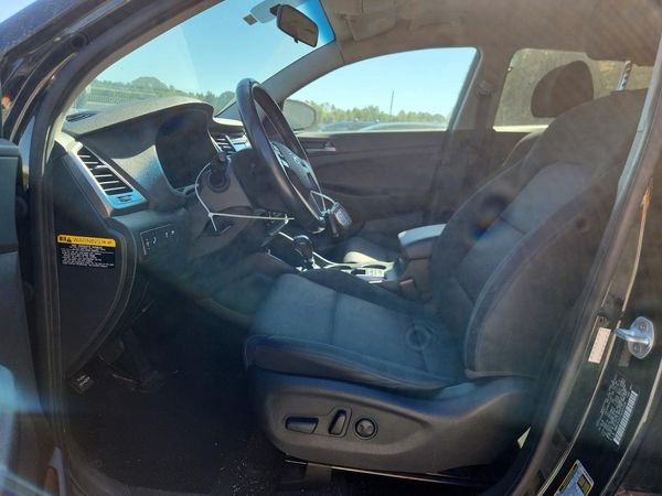 2017 HYUNDAI TUCSON — DENT