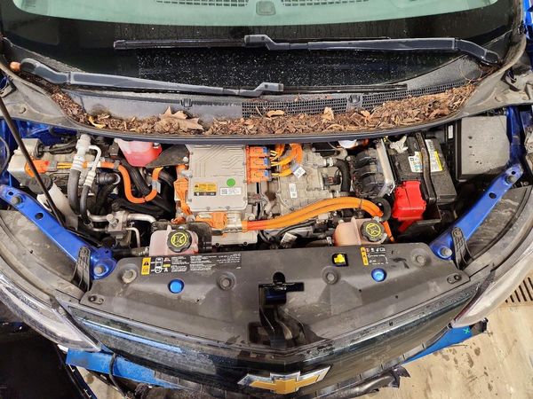 2019 CHEVROLET BOLT Premier — Engine bay