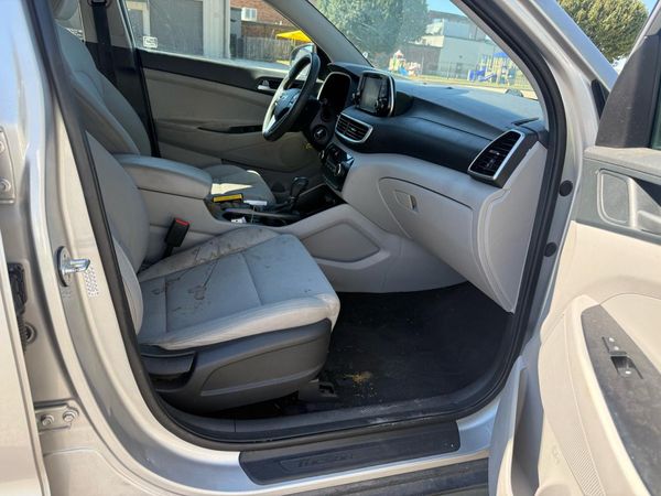 2020 HYUNDAI TUCSON SE