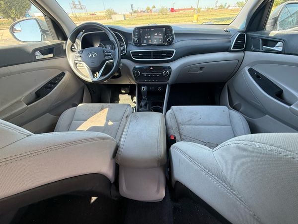 2020 HYUNDAI TUCSON SE